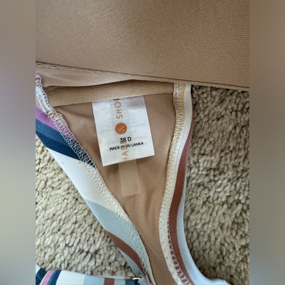 Sz Large Shade and Shore bikini - Picture 2 of 4